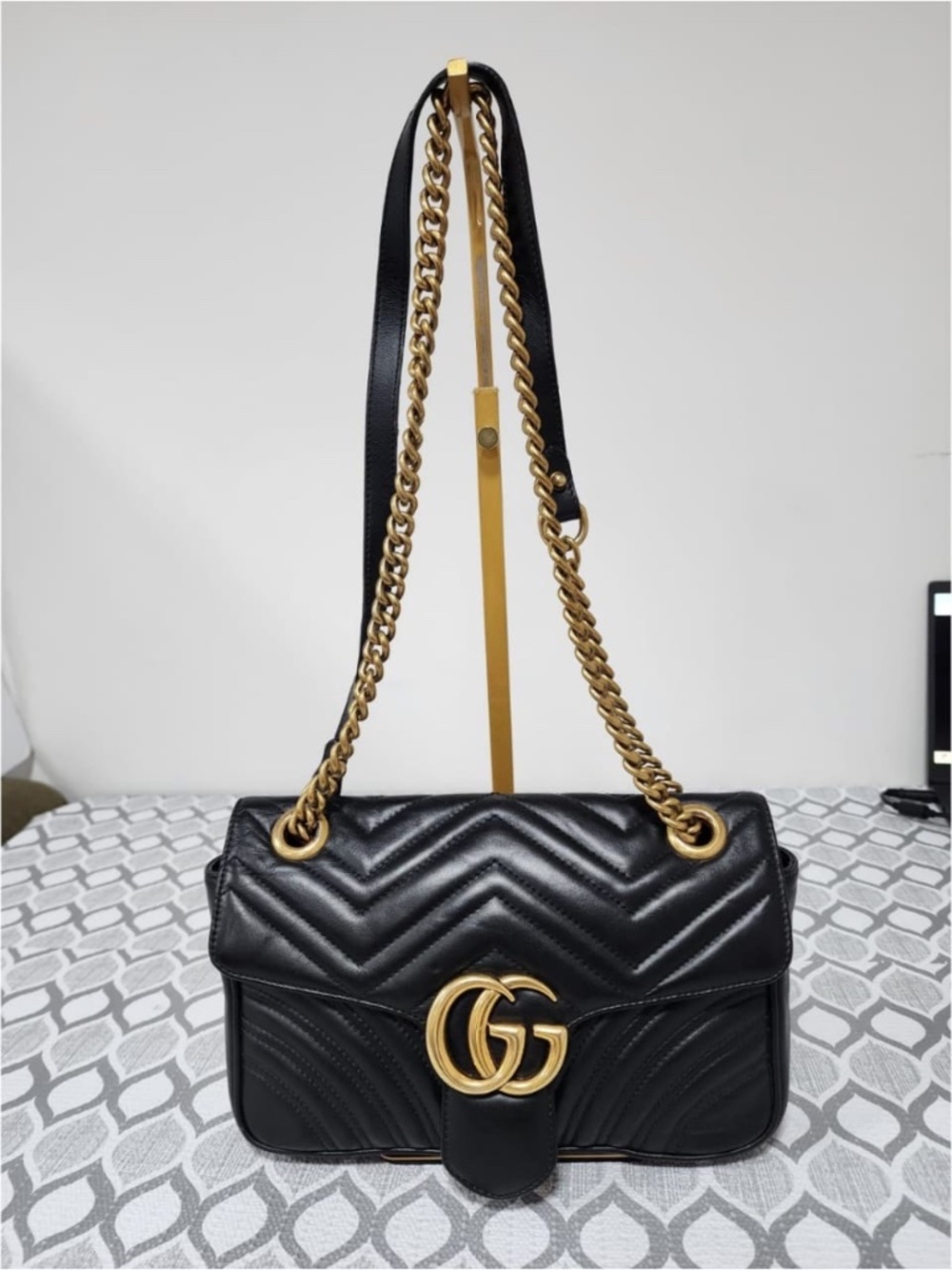 Authentic GUCCI Calfskin Matelasse Medium GG Marmont Shoulder Bag Black